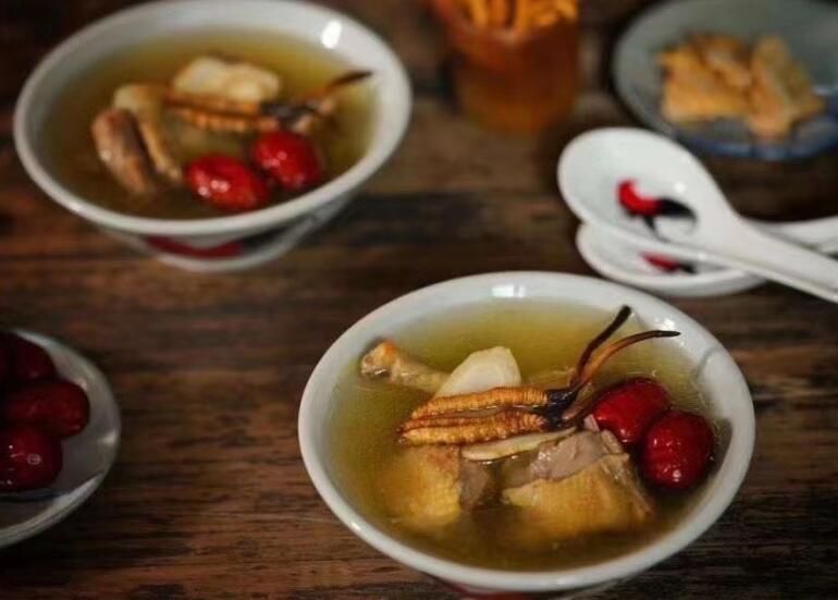 <a href=http://www.aikitbox.com/chifa/ target=_blank class=infotextkey>冬蟲夏草的吃法</a>