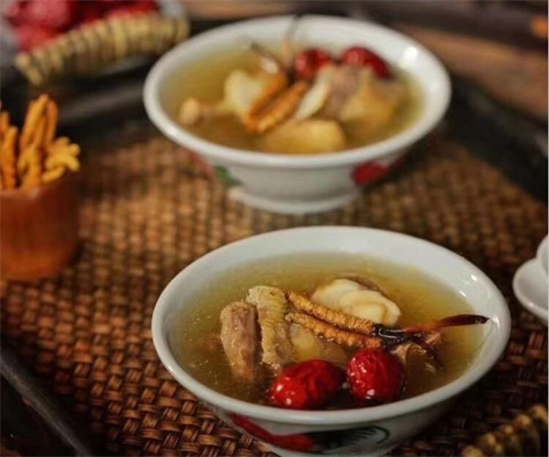 哪三類人不能吃冬蟲夏草？什么原因？