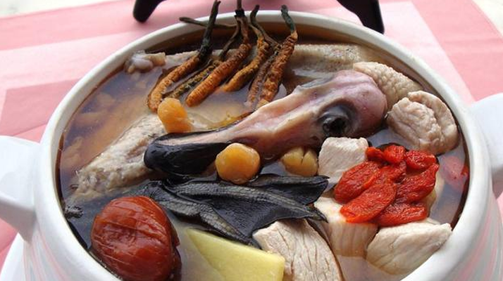 冬蟲夏草配什么煲湯好？營養(yǎng)美味的搭配指南